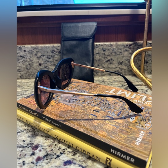 IVI Faye Rose Gold Gradient Matte Black Used in Great Condition - Picture 2 of 3